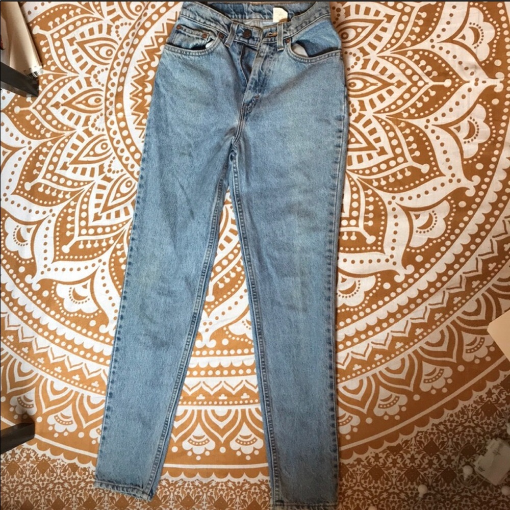 High waisted mom Levi jeans